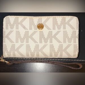 Michael Kors Jet Set Cell Phone Case Wallet Fits iPhone 13 And 17